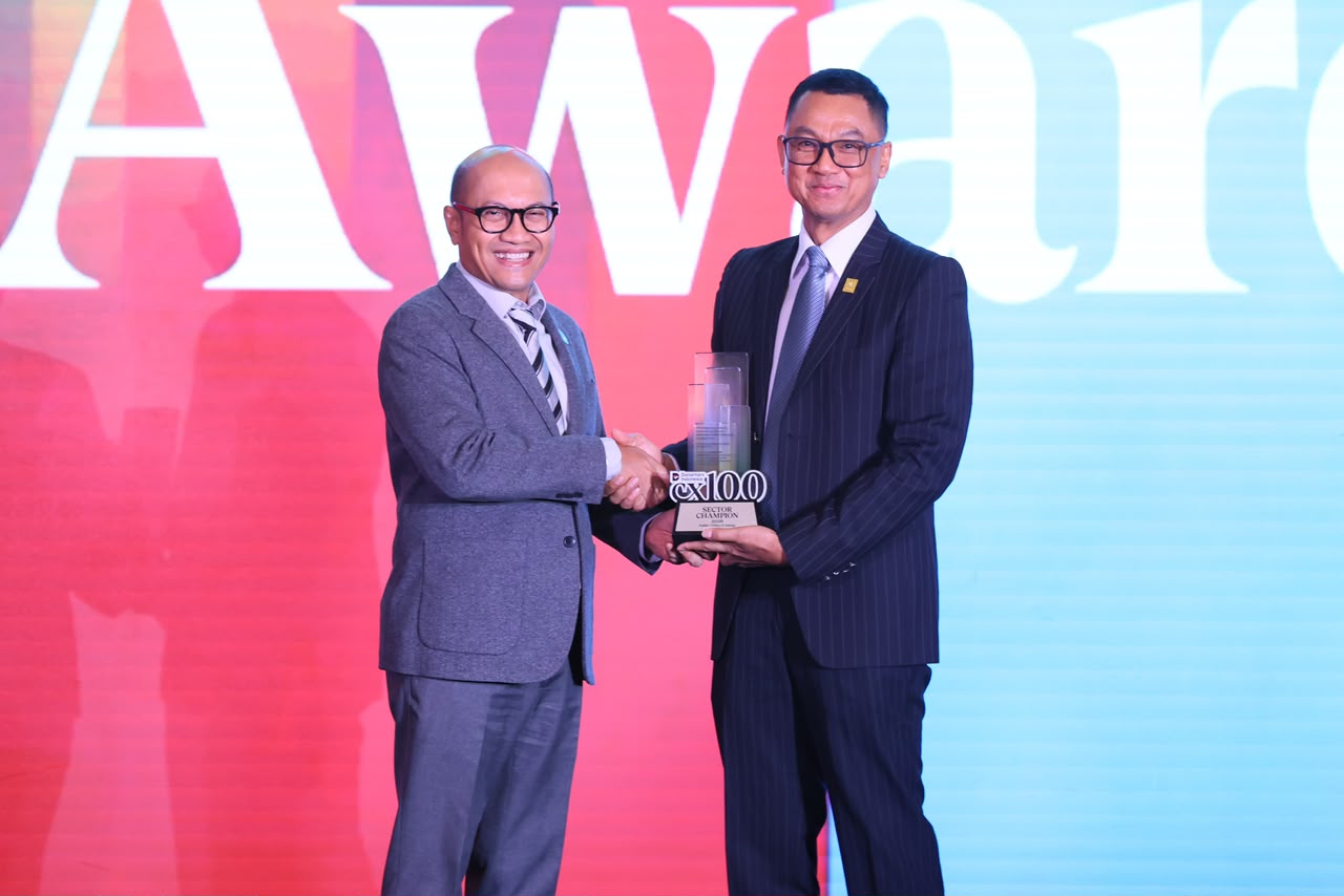 Transformasi Berorientasi Pelanggan, PLN Raih Sector Champion dan Runner Up BUMN Layanan Terbaik Danantara Indonesia CX100 Award 2026